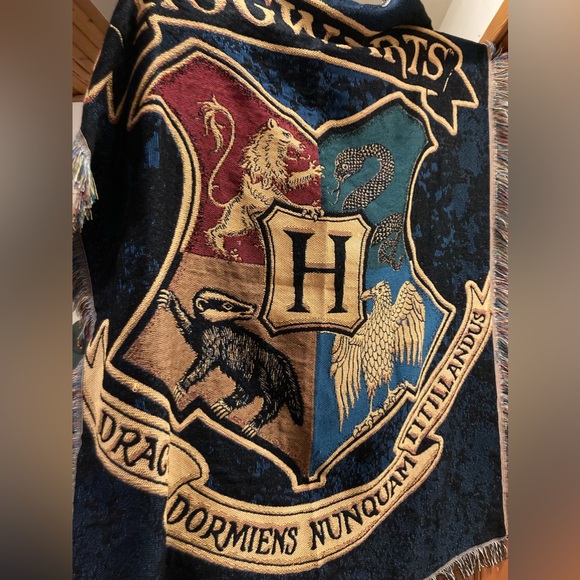 Hogwarts blanket throw, 48x60 - Picture 2 of 4